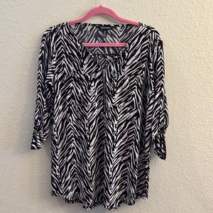Women’s size Medium Ellen Tracy multi color zebra print pullover blouse